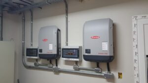 inversores e string box instalados